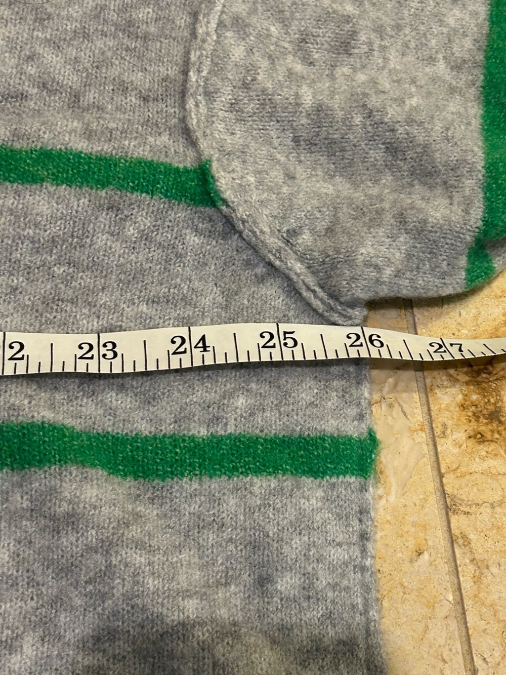 aerie NWT Men’s Gray Crewneck Sweater with Green Stripes Size Medium - Picture 7 of 8